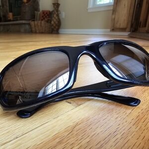 Maui Jim Stingray Sunglasses Black - damaged